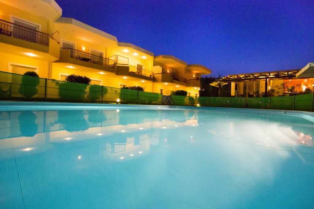 Vakis Apartments ซาคาโร ภายนอก รูปภาพ